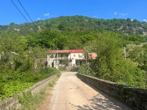 Prodaja, kuća, 39m², Bioče, Podgorica - image 1