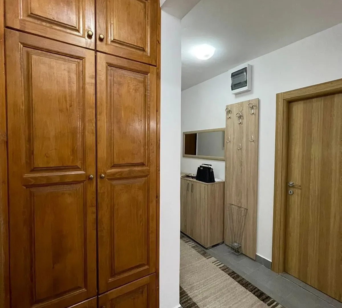 Izdavanje, jednosoban stan, 49m², Budva, Crna Gora