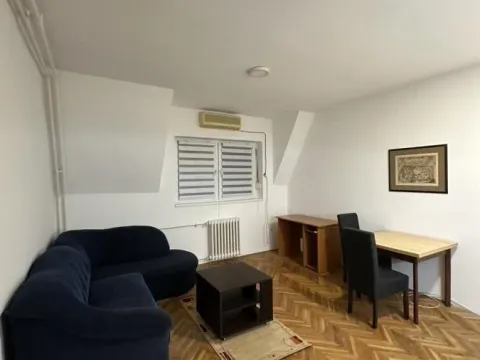 Stan in Adamovićevo Naselje