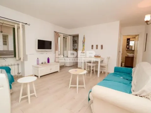 Sale, one bedroom apartment, 40m², Zemun Kej, Zemun Sve Podlokacije