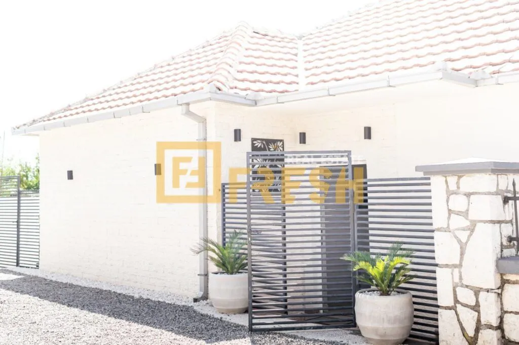 Rent, house, 100m², Centar, Podgorica