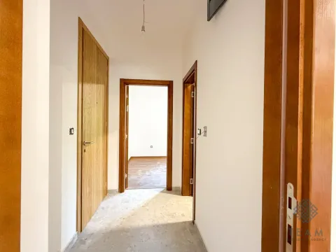 Izdavanje, poslovni prostor, 45m², Zagorič, Podgorica - image 11