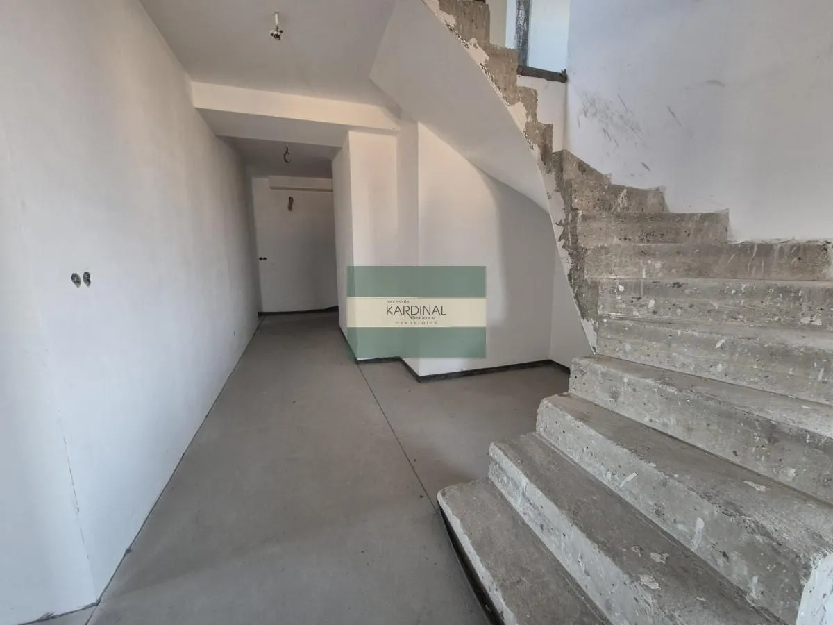 Prodaja, stan, 222m², Centar, Jagodina
