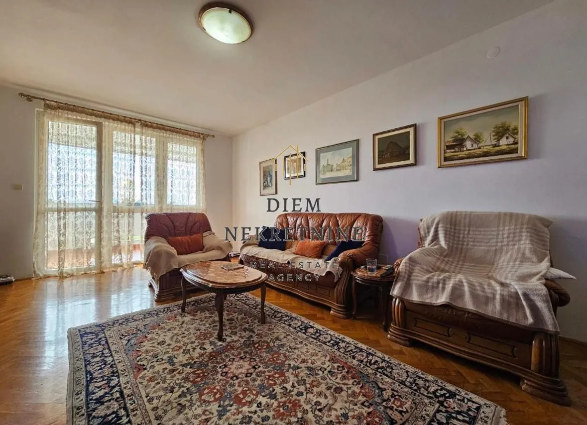 Prodaja, trosoban stan, 112m², Centar, Bar