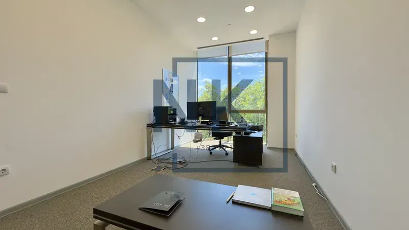 Izdavanje, poslovni prostor, 106m², Centar, Podgorica