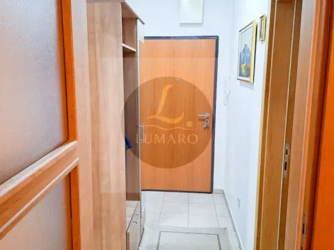 Prodaja, jednosoban stan, 50m², Krivi Most, Podgorica - image 8