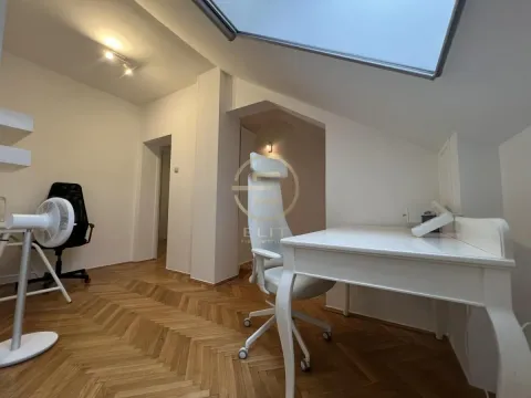 Izdavanje, četvorosoban stan, 130m², Centar, Novi Sad - image 20