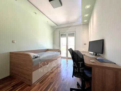Prodaja, trosoban stan, 100m², 1 maj, Podgorica - image 11