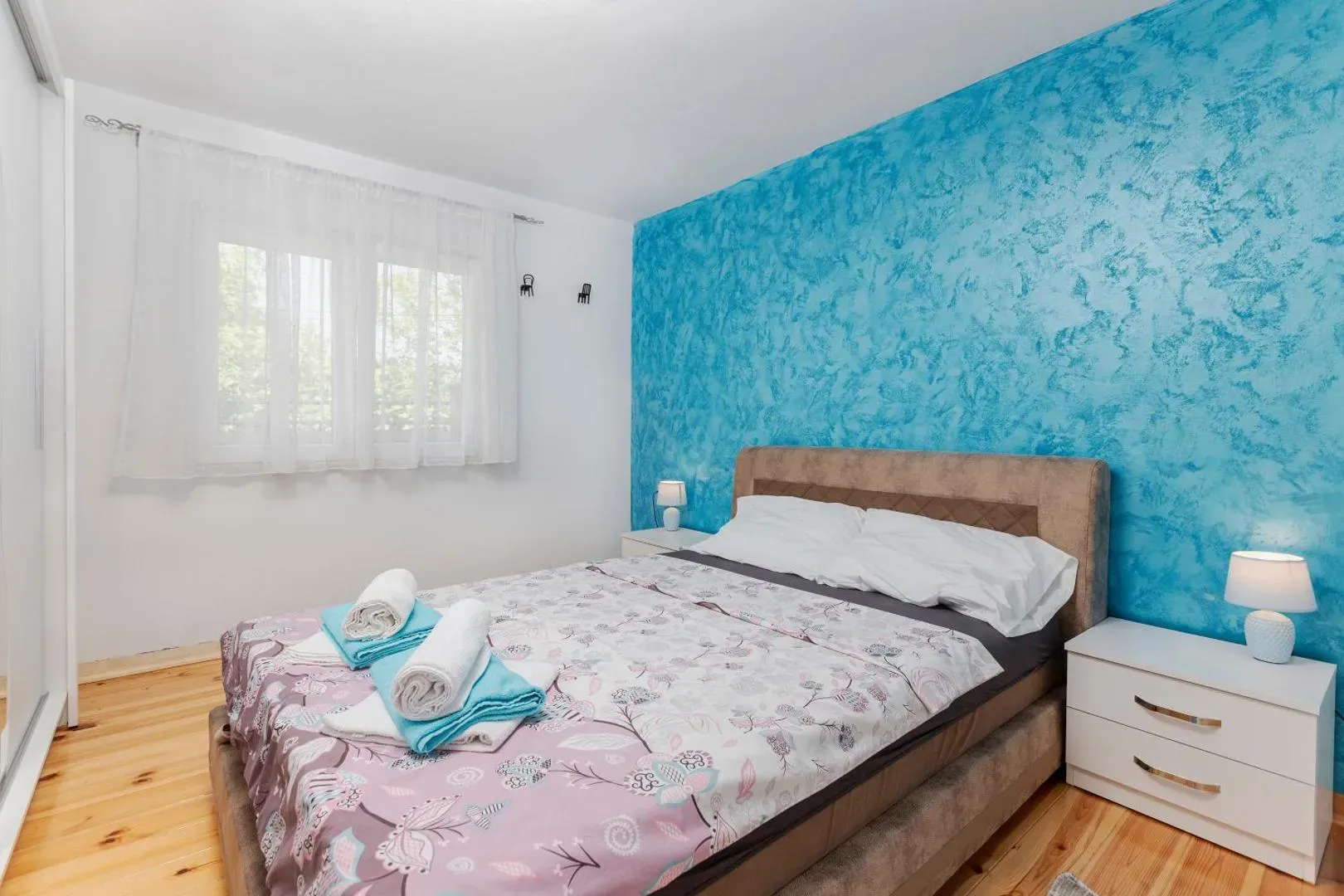 Rent, two bedroom apartment, 70m², Dumidran, Tivat