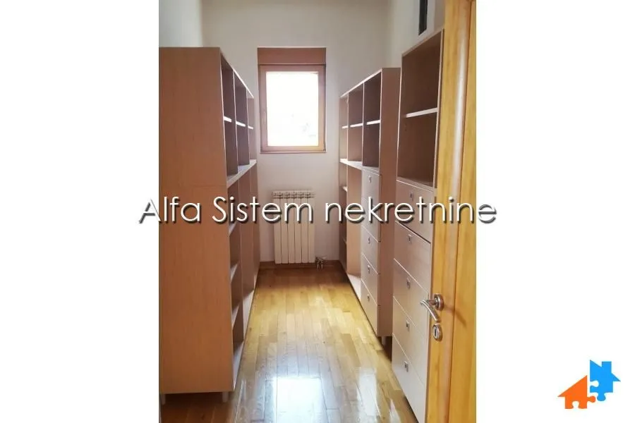 Izdavanje, kuća, 600m², Savski Venac, Beograd