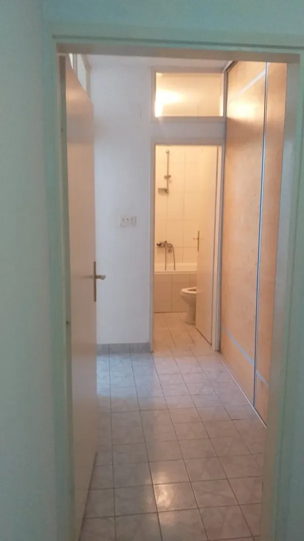 Prodaja, trosoban stan, 68m², Stari Aerodrom, Podgorica