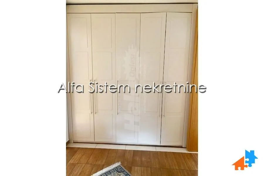 Izdavanje, trosoban stan, 120m², Savski Venac, Beograd