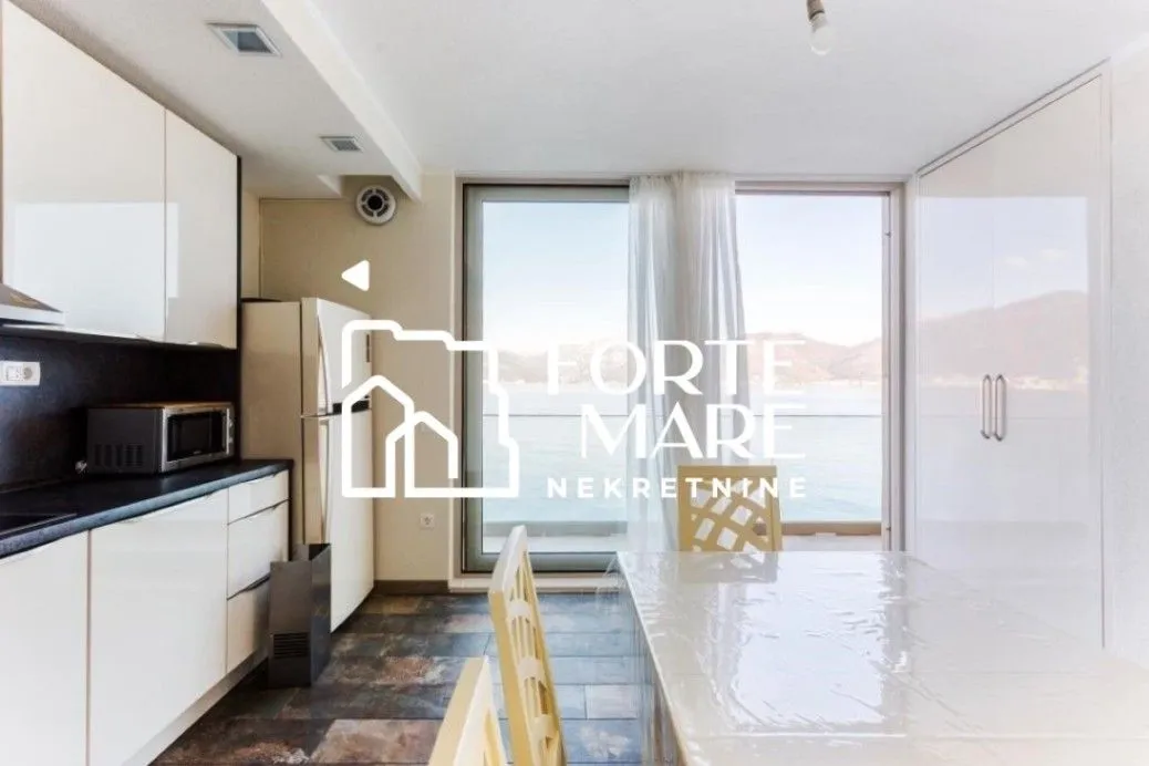 Prodaja, kuća, 240m², Krašići, Tivat