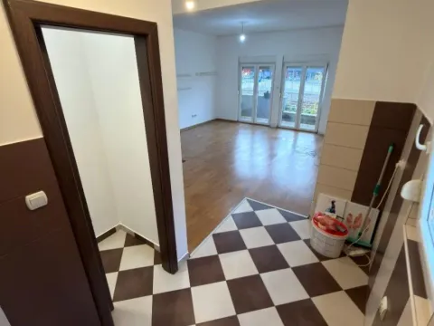 Izdavanje, dvosoban stan, 74m², Donja Gorica, Podgorica - image 7