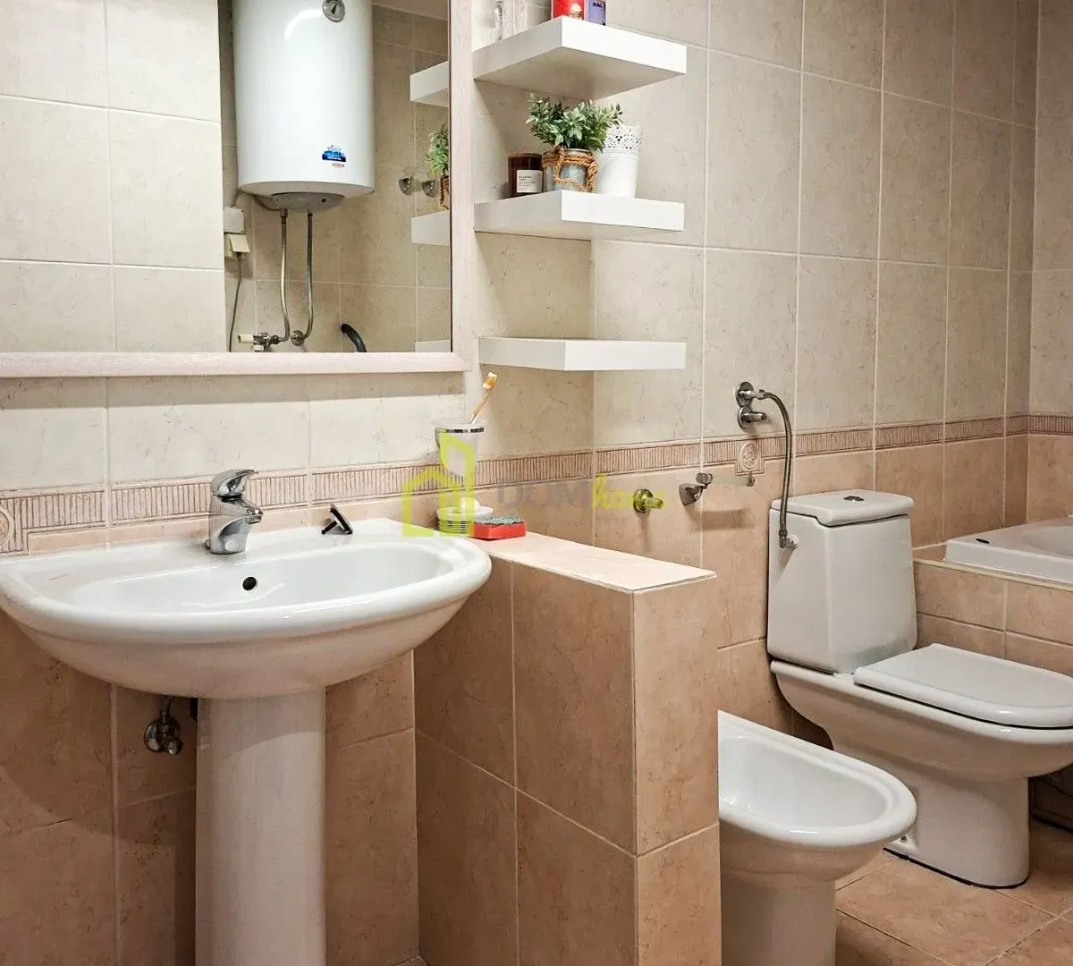 Izdavanje, trosoban stan, 108m², Malo Brdo, Podgorica