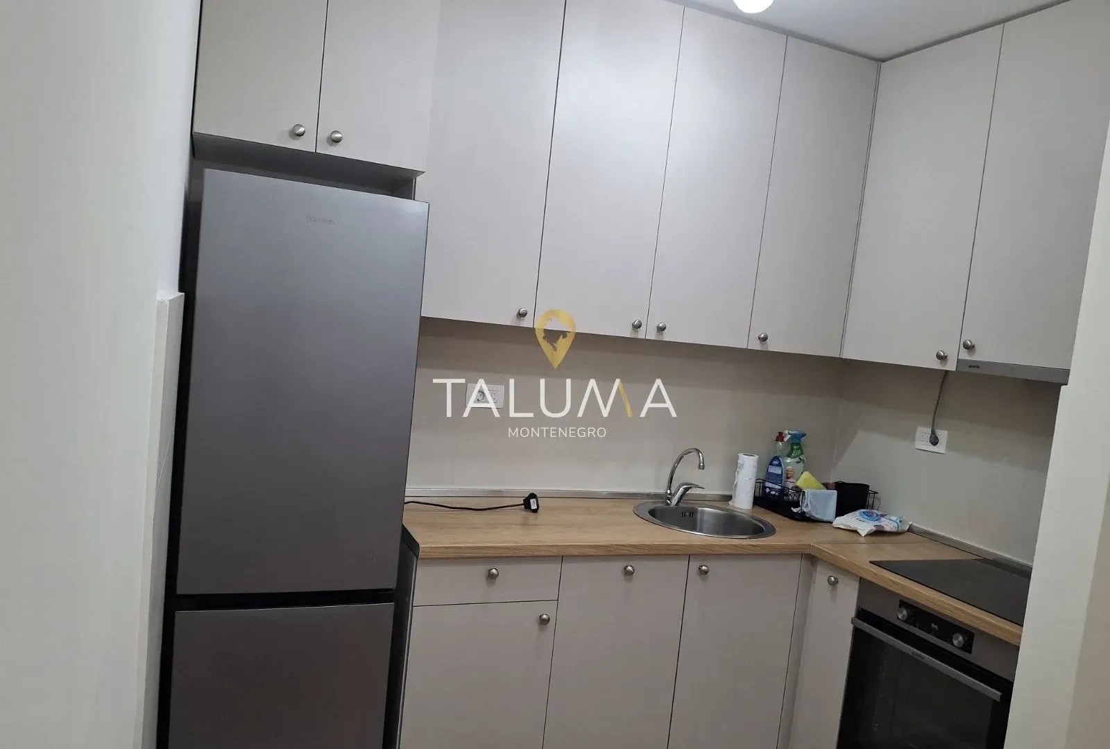 Izdavanje, jednosoban stan, 40m², Pobrežje, Podgorica