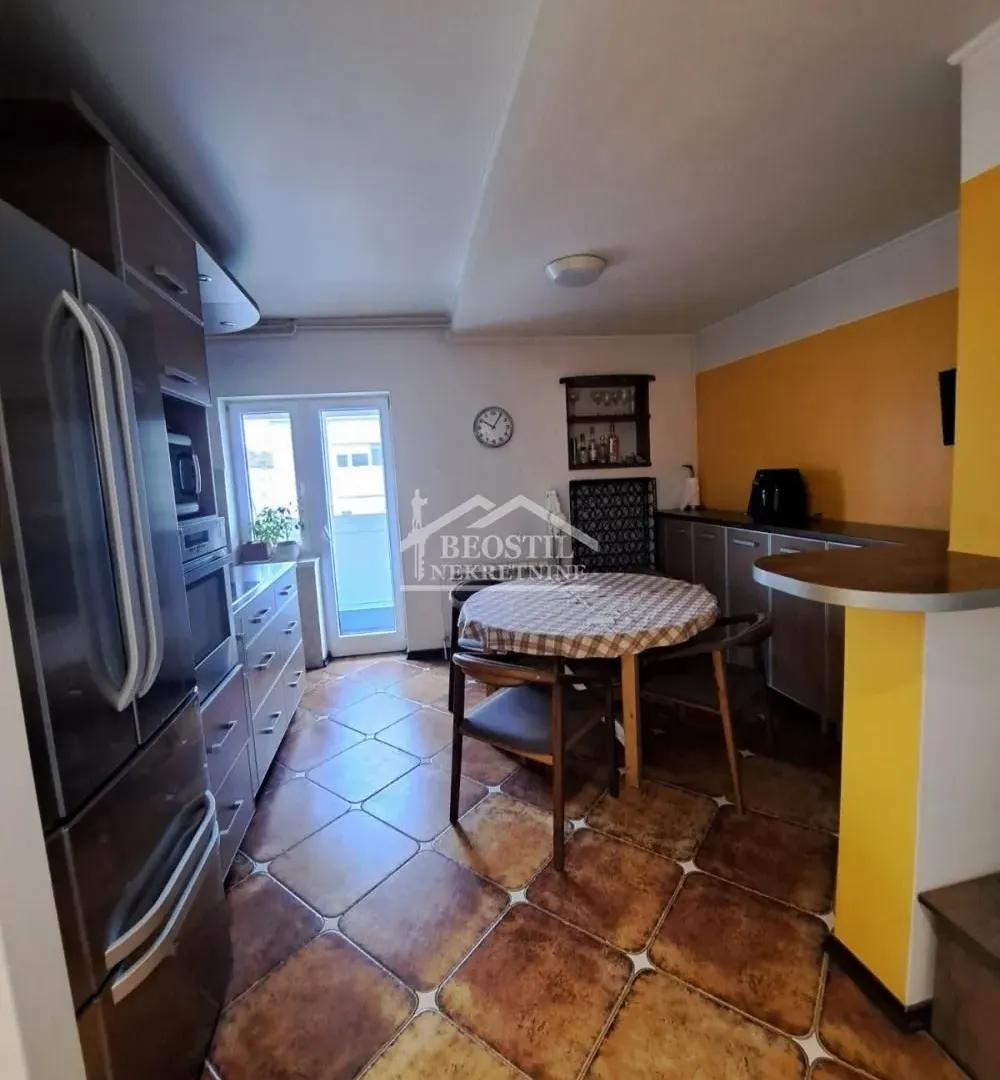 Izdavanje, dvosoban stan, 61m², Novi Beograd Sve Podlokacije, Beograd