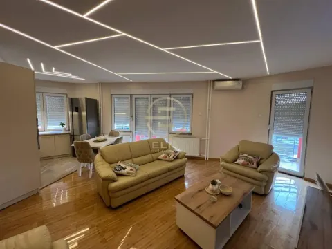 Prodaja, trosoban stan, 74m², Podbara, Novi Sad Sve Podlokacije