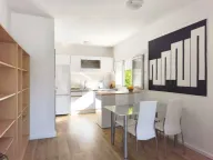 Izdavanje, dvosoban stan, 90m², Lazi, Budva - image 11