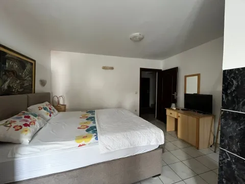 Izdavanje, jednosoban stan, 25m², Rafailovići, Budva - image 6