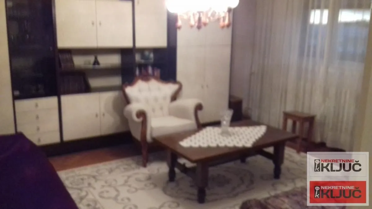 Prodaja, trosoban stan, 86m², Centar, Novi Sad