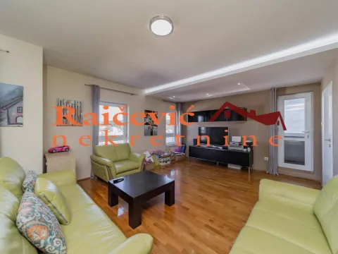 Sale, four bedroom apartment, 160m², Zvezdara Sve Podlokacije, Beograd