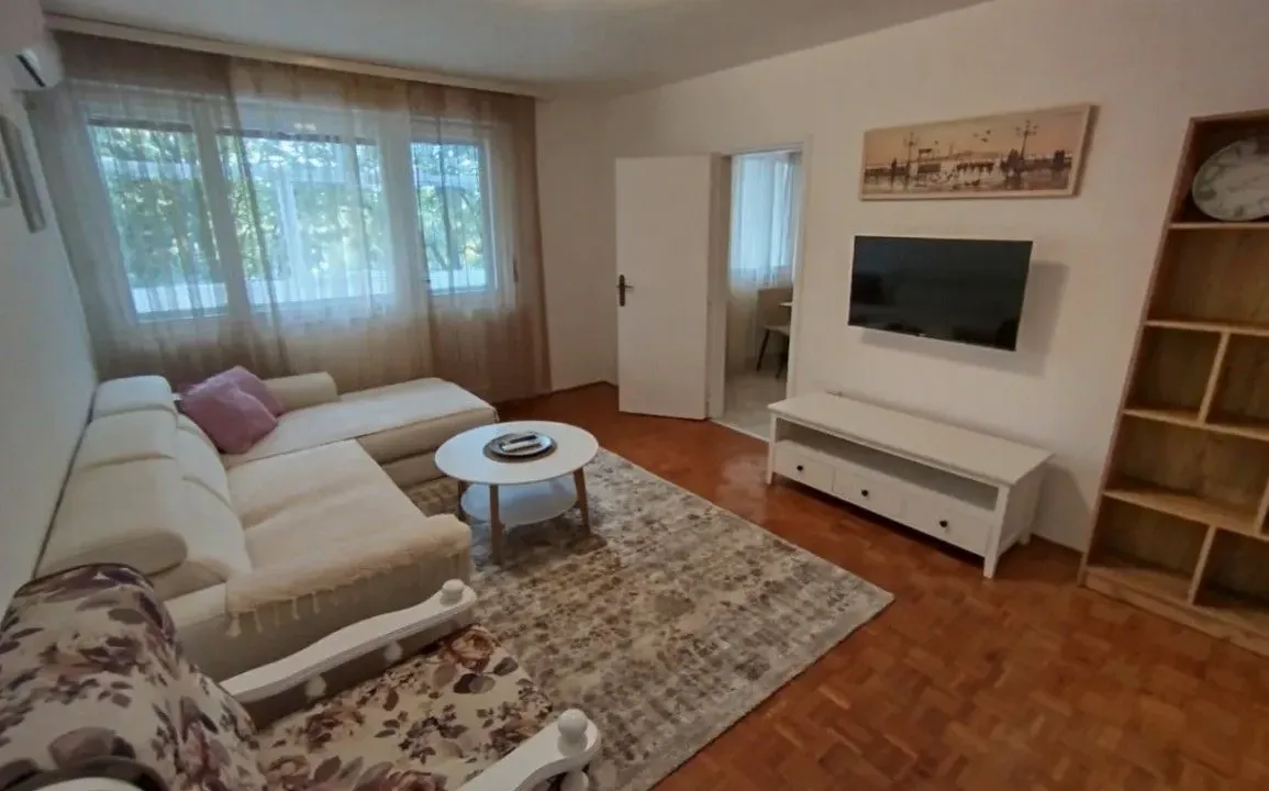 Izdavanje, dvosoban stan, 70m², Pobrežje, Podgorica