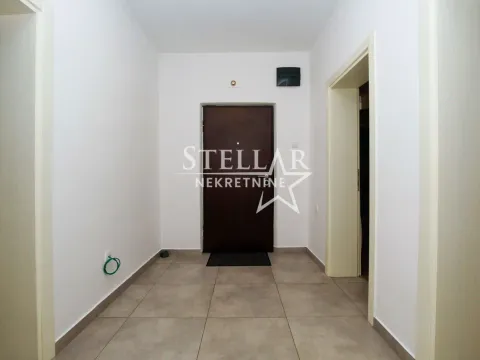 Izdavanje, poslovni prostor, 90m², Gorica C, Podgorica - image 3