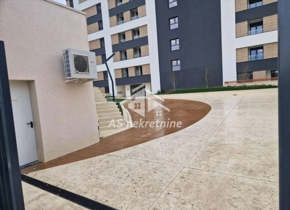 Rent, four bedroom apartment, 105m², Novi Beograd Blok 65, Novi Beograd Sve Podlokacije