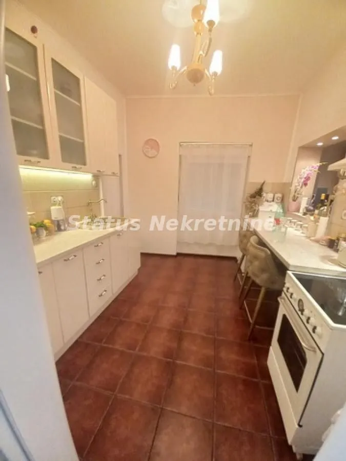 Prodaja, kuća, 170m², Salajka, Novi Sad Sve Podlokacije