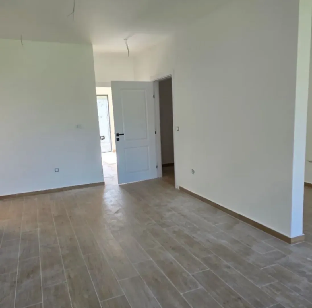 Prodaja, trosoban stan, 87m², Škaljari, Kotor