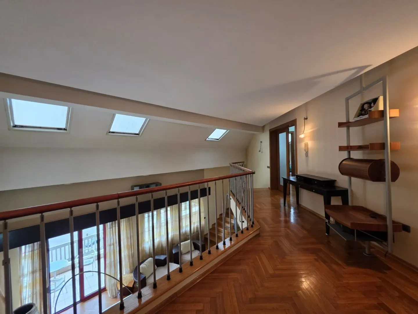 Sale, four bedroom apartment, 281m², Podgorica, Crna Gora