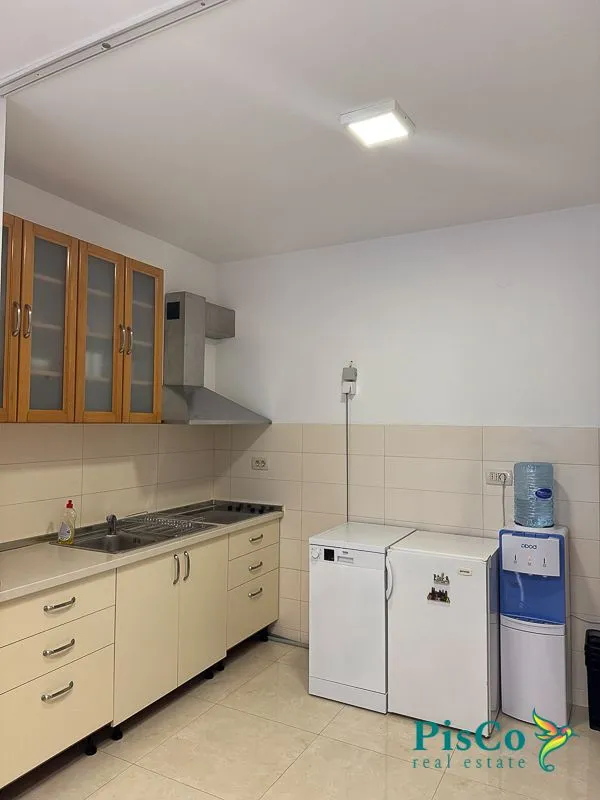 Izdavanje, dvosoban stan, 75m², City Kvart, Podgorica