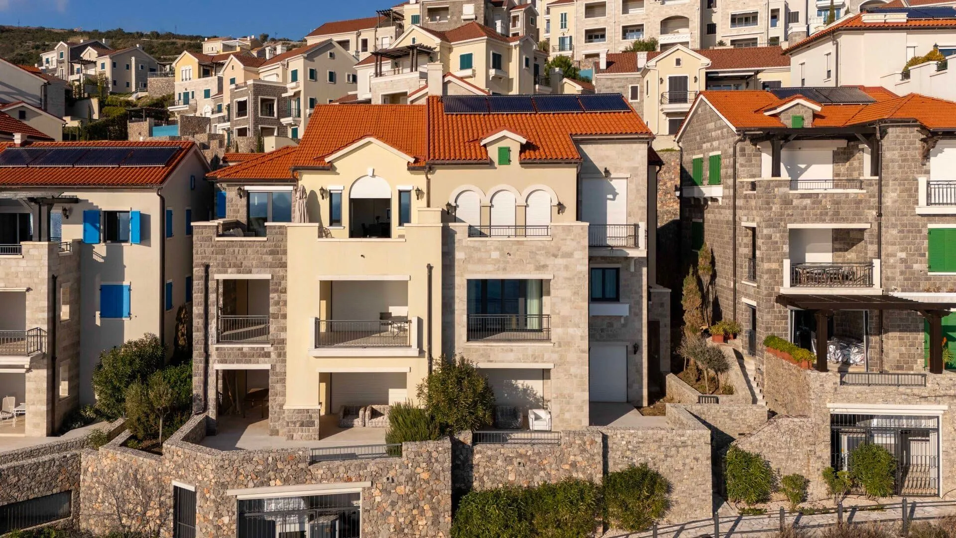 Prodaja, dvosoban stan, 108m², Kotor, Crna Gora