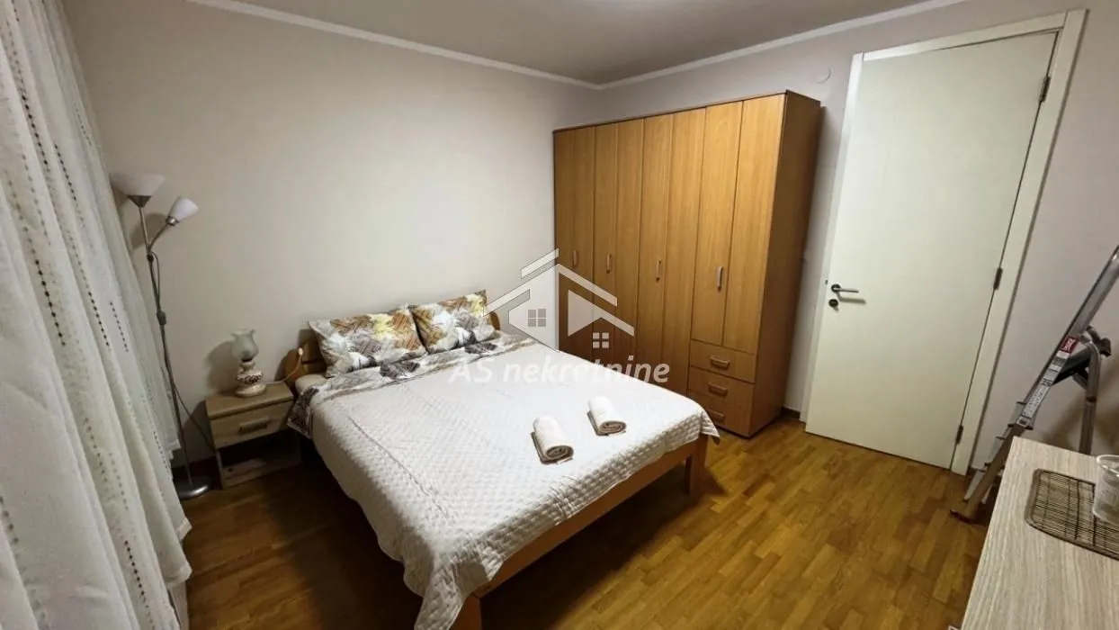 Izdavanje, dvosoban stan, 69m², Novi Beograd Blok 67, Novi Beograd Sve Podlokacije