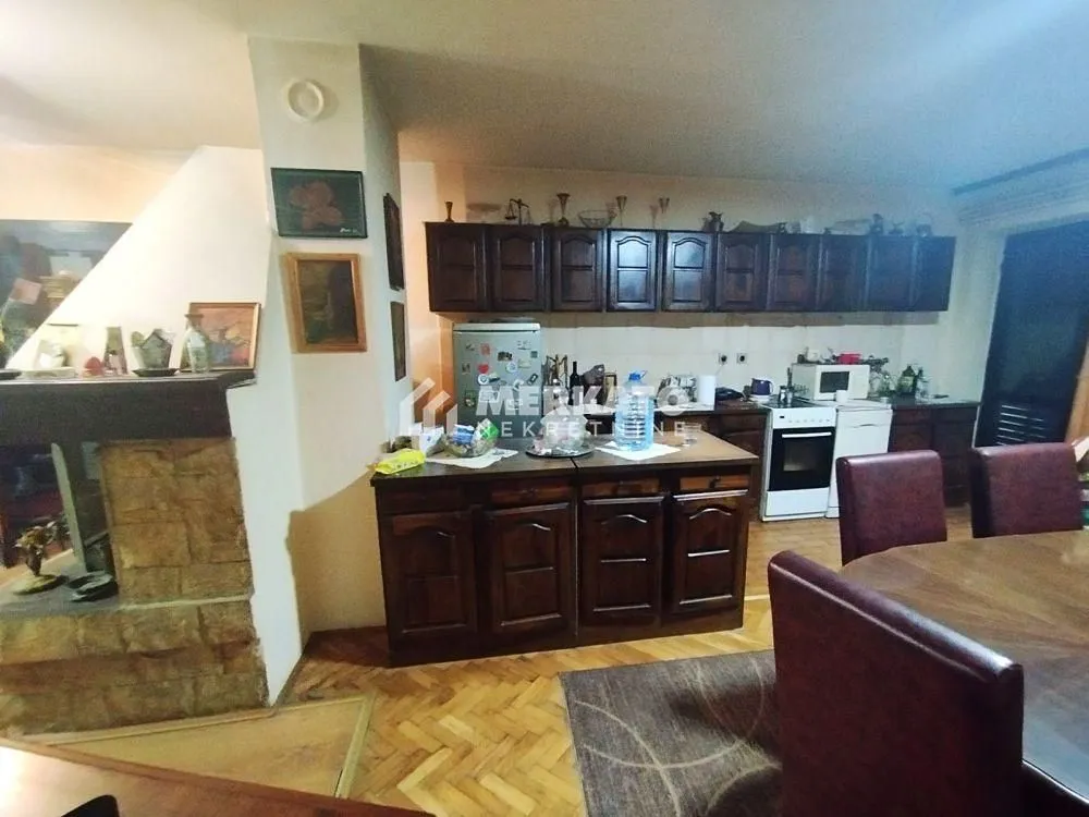 Prodaja, kuća, 390m², Gradnulica, Zrenjanin