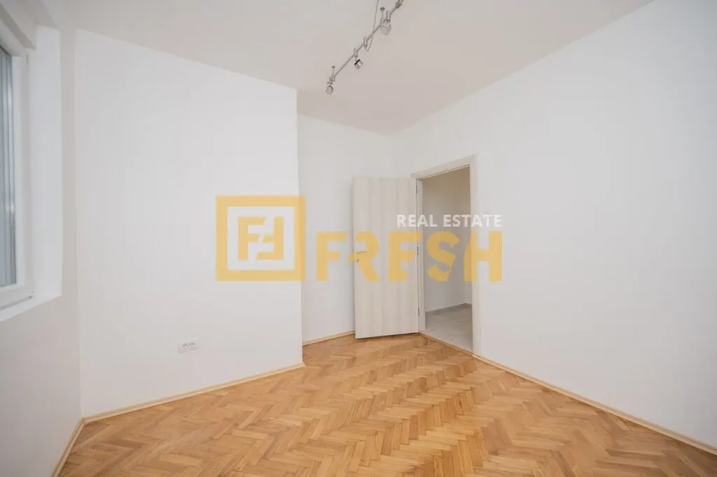Rent, office space, 57m², Centar, Podgorica