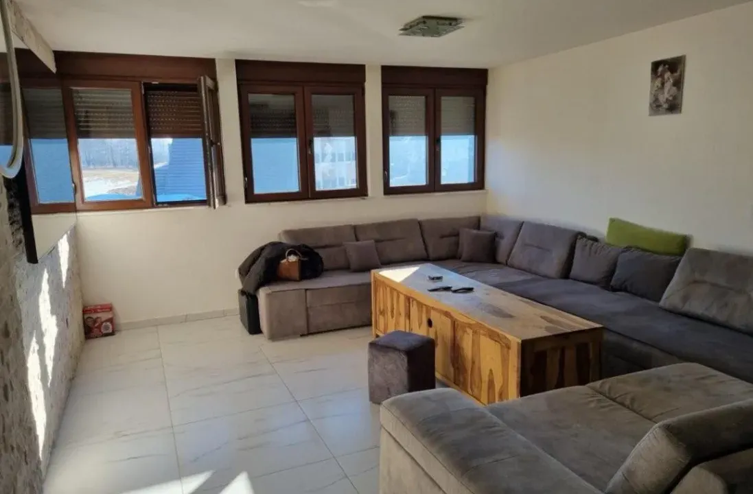 Prodaja, trosoban stan, 82m², Centar, Žabljak