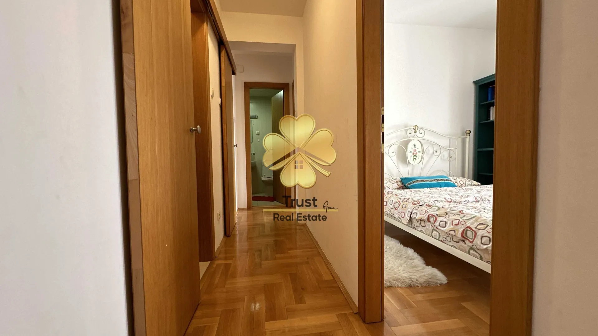 Izdavanje, trosoban stan, 100m², Blok 9, Podgorica
