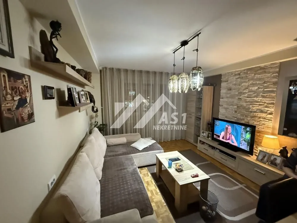 Izdavanje, dvosoban stan, 48m², Banatić, Novi Sad Sve Podlokacije
