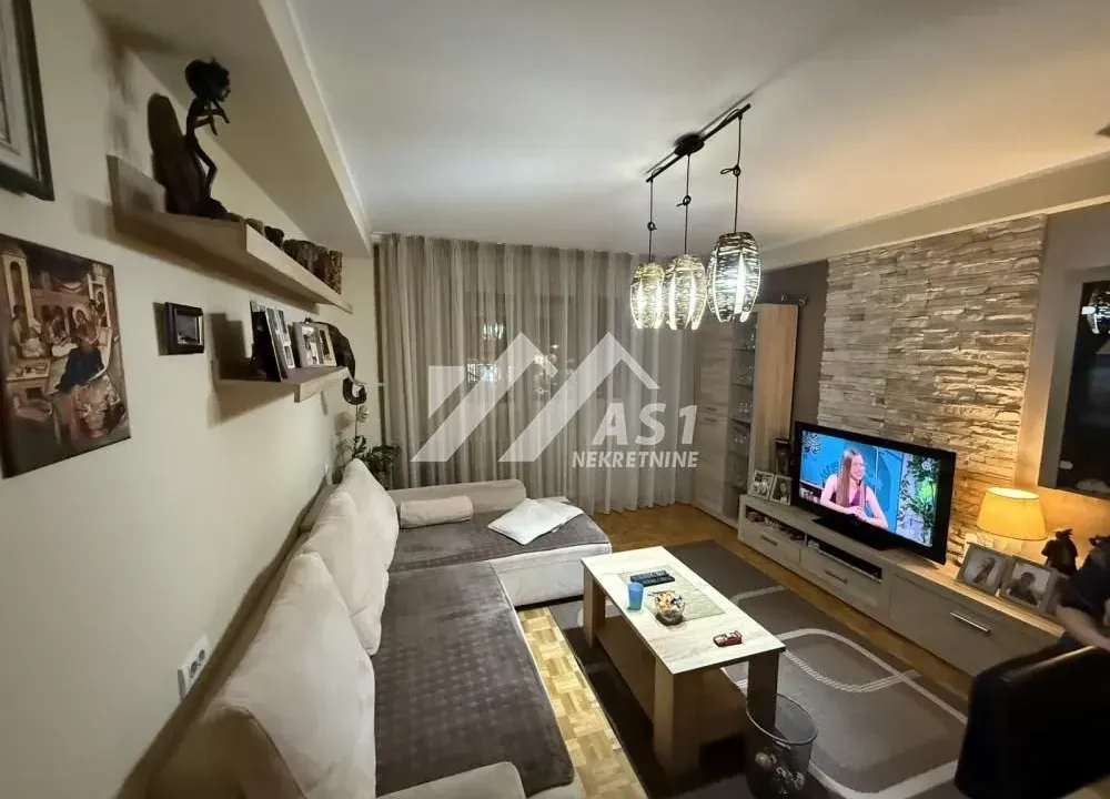 Izdavanje, dvosoban stan, 48m², Banatić, Novi Sad Sve Podlokacije