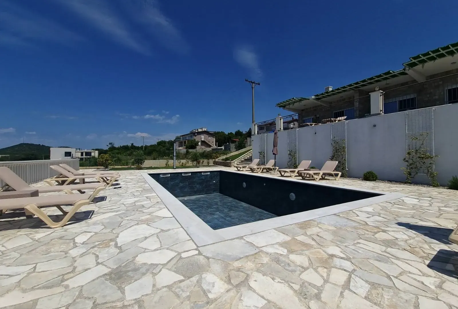 Izdavanje, kuća, 110m², Krimovica, Kotor