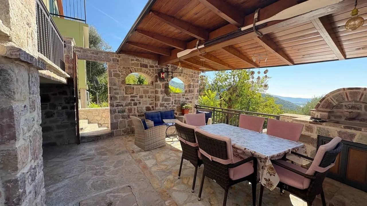Rent, house, 180m², Gornja Lastva, Tivat