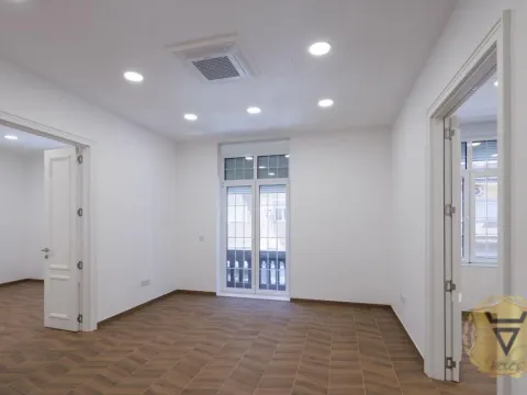 Izdavanje, četvorosoban stan, 121m², Stari Grad, Beograd - image 7