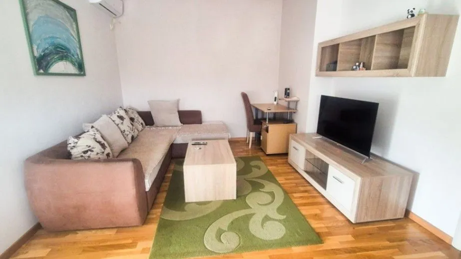 Izdavanje, dvosoban stan, 75m², City Kvart, Podgorica