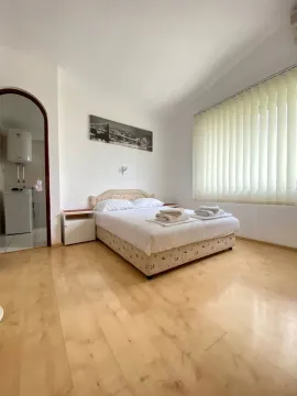 Izdavanje, dvosoban stan, 80m², Gospoština, Budva - image 7