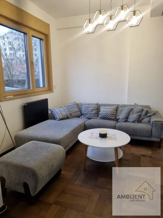 Izdavanje, trosoban stan, 55m², Šumice, Beograd