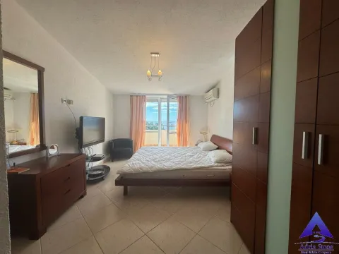 Prodaja, četvorosoban stan, 176m², Petrovac, Budva - image 15