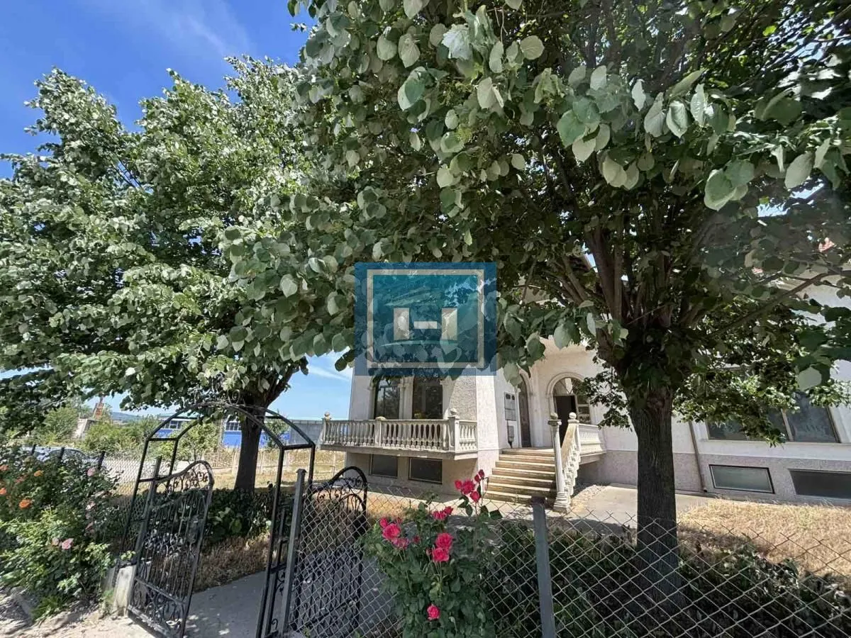 Rent, office space, 1060m², Svojnovo, Paraćin