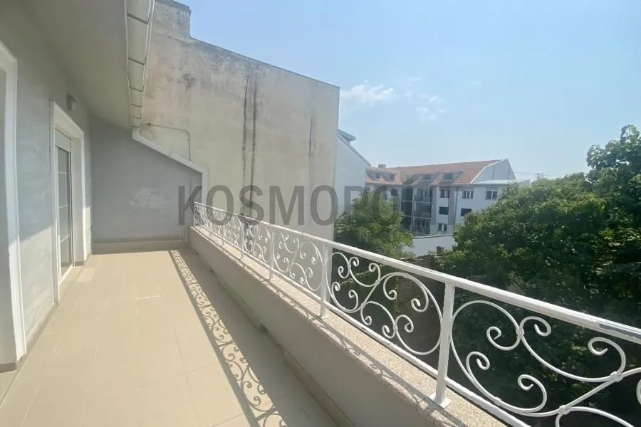 Prodaja, četvorosoban stan, 145m², Centar, Pančevo
